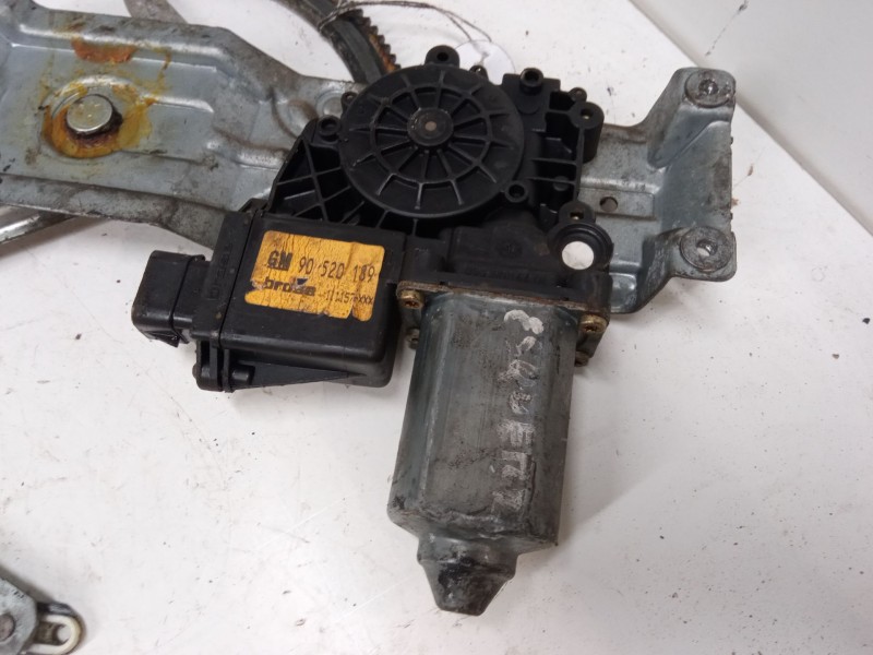 Recambio de elevalunas electrico izquierdo 3p para opel corsa b (s93) 1.7 d (f08, f68, m68) referencia OEM IAM 90520189  