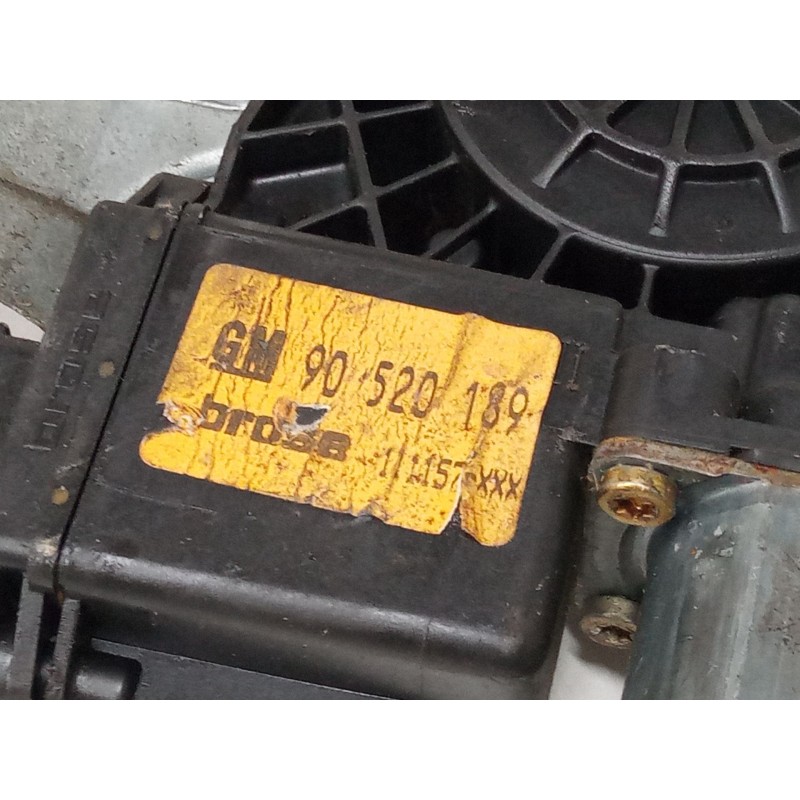 Recambio de elevalunas electrico izquierdo 3p para opel corsa b (s93) 1.7 d (f08, f68, m68) referencia OEM IAM 90520189  