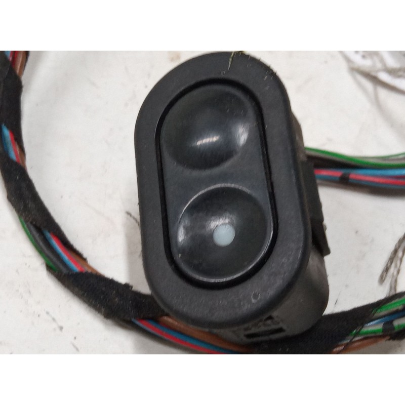 Recambio de mando elevalunas delantero derecho para opel corsa b (s93) 1.7 d (f08, f68, m68) referencia OEM IAM   