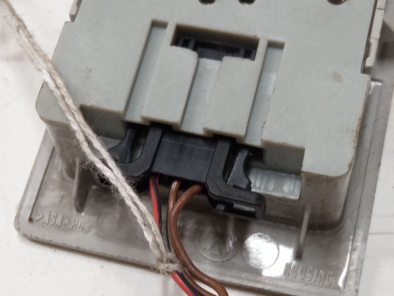 Recambio de luz interior trasera para volkswagen polo iv (9n_, 9a_) 1.4 tdi referencia OEM IAM   