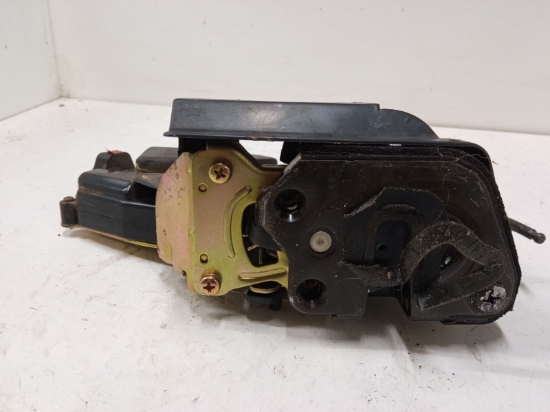 Recambio de cerradura puerta trasera izquierda para hyundai matrix (fc) 1.6 referencia OEM IAM   