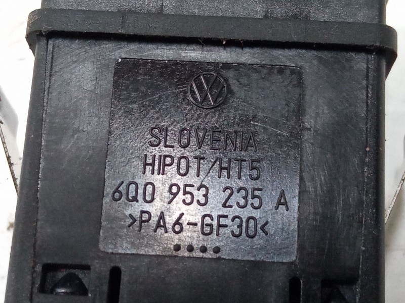 Recambio de warning para volkswagen polo iv (9n_, 9a_) 1.4 tdi referencia OEM IAM   