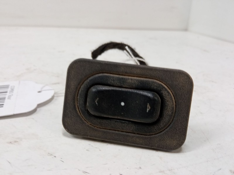 Recambio de mando elevalunas delantero derecho para opel combo tour 1.3 cdti 16v referencia OEM IAM   