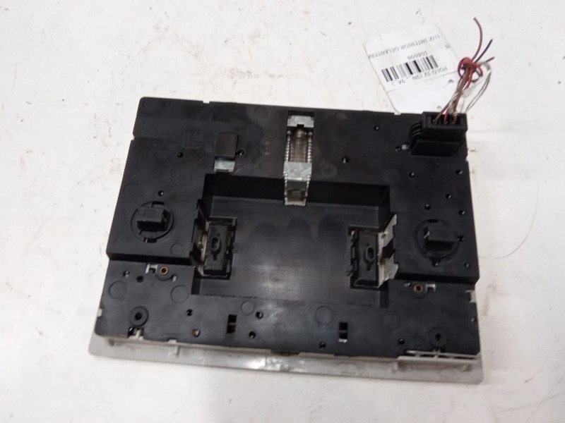 Recambio de luz interior delantera para volkswagen polo iv (9n_, 9a_) 1.4 tdi referencia OEM IAM 6Q0947105  