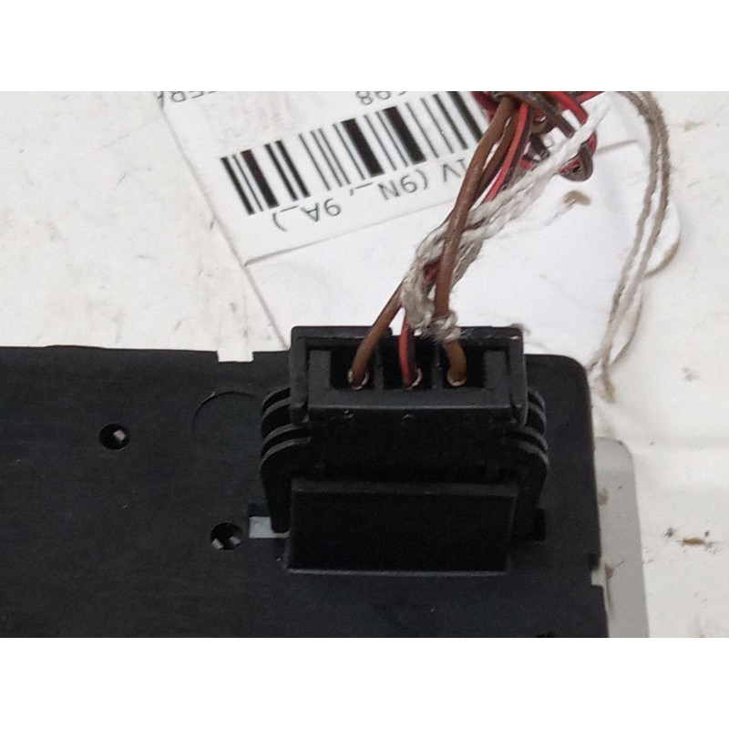 Recambio de luz interior delantera para volkswagen polo iv (9n_, 9a_) 1.4 tdi referencia OEM IAM 6Q0947105  