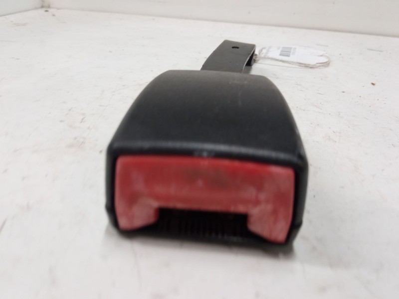 Recambio de anclaje cinturon delantero derecho para seat ibiza iii (6l1) 1.4 tdi referencia OEM IAM   