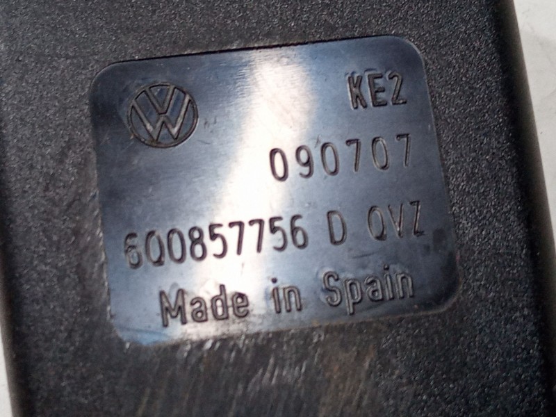 Recambio de anclaje cinturon delantero derecho para seat ibiza iii (6l1) 1.4 tdi referencia OEM IAM   
