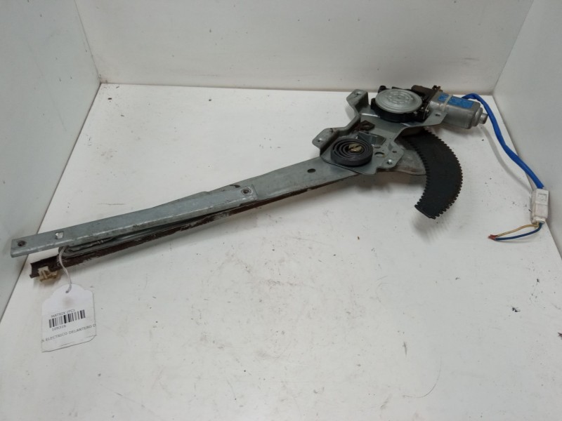 Recambio de elevalunas electrico delantero derecho para hyundai matrix (fc) 1.6 referencia OEM IAM 9882017100  