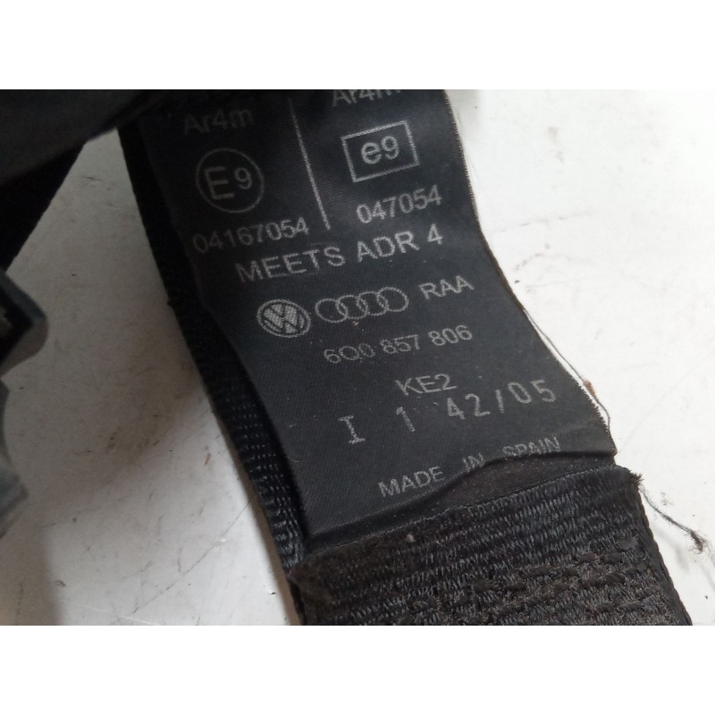Recambio de cinturon seguridad trasero derecho para volkswagen polo iv (9n_, 9a_) 1.4 tdi referencia OEM IAM 6q0857806  