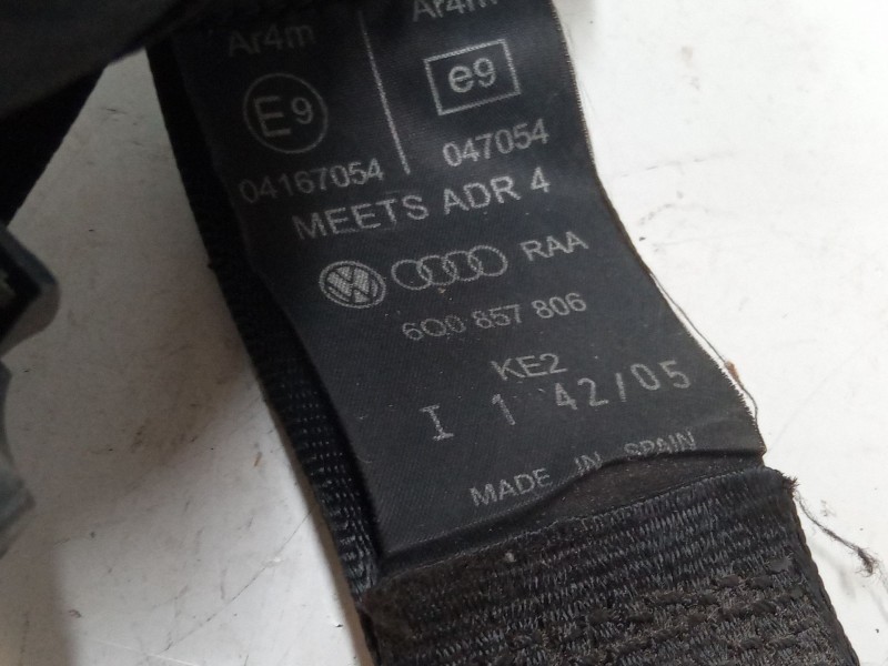 Recambio de cinturon seguridad trasero derecho para volkswagen polo iv (9n_, 9a_) 1.4 tdi referencia OEM IAM 6q0857806  