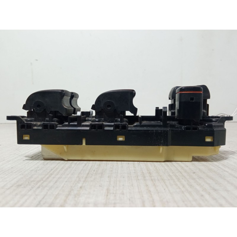 Recambio de mando elevalunas delantero izquierdo para toyota corolla verso (_e12_) 2.0 d-4d (cde120_) referencia OEM IAM   