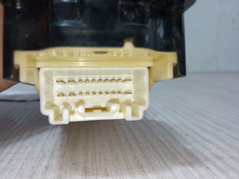 Recambio de mando elevalunas delantero izquierdo para toyota corolla verso (_e12_) 2.0 d-4d (cde120_) referencia OEM IAM   