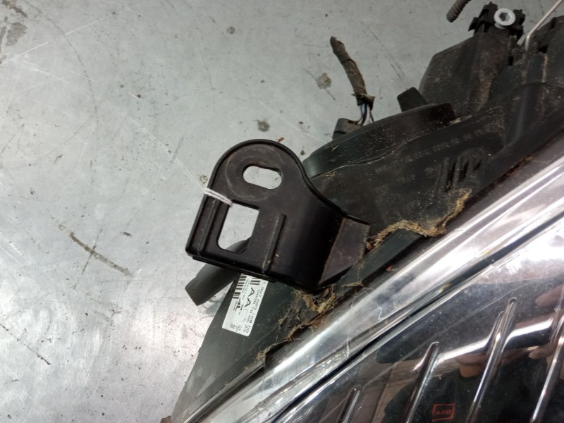 Recambio de faro izquierdo para renault megane iii hatchback (bz0/1_, b3_) 1.6 16v (bz1b, bz1h) referencia OEM IAM 130702310800 