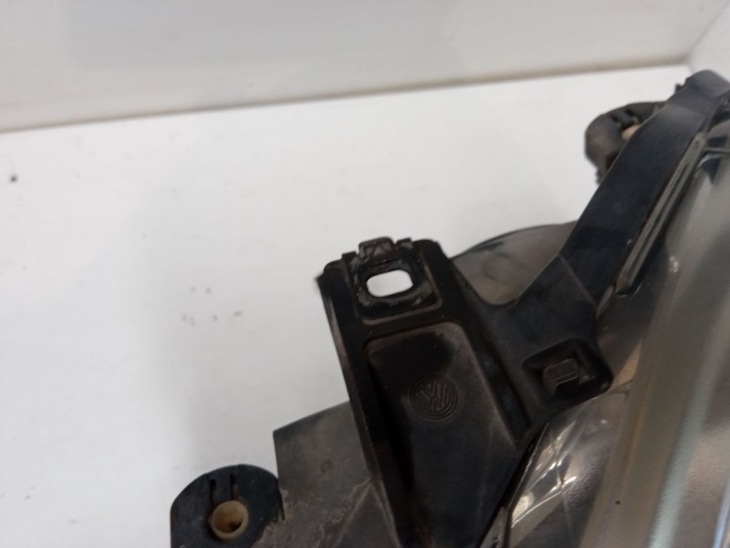 Recambio de faro izquierdo para volkswagen polo iv (9n_, 9a_) 1.4 tdi referencia OEM IAM   