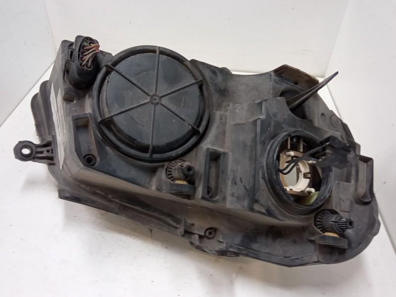 Recambio de faro izquierdo para volkswagen polo iv (9n_, 9a_) 1.4 tdi referencia OEM IAM   