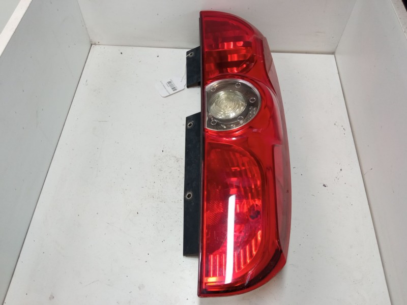 Recambio de piloto trasero izquierdo para fiat doblo cargo (263_) 1.3 d multijet referencia OEM IAM   