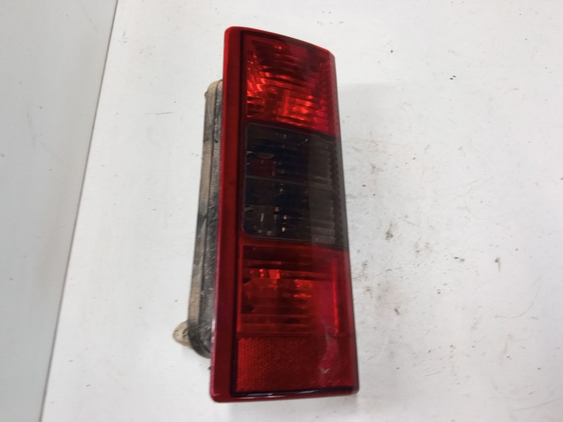 Recambio de piloto trasero izquierdo para opel combo tour 1.3 cdti 16v referencia OEM IAM   