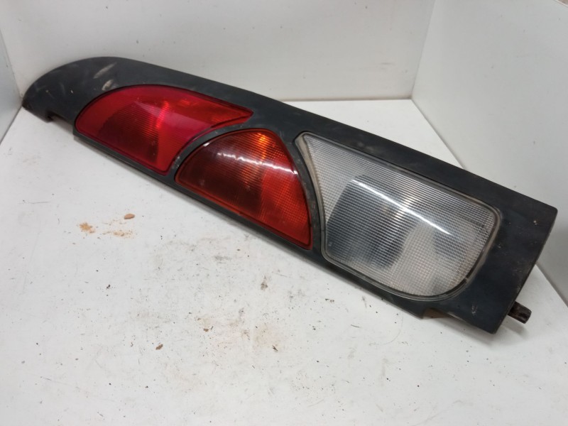 Recambio de piloto trasero derecho para renault kangoo express (fc0/1_) d 65 1.9 (fc0e, fc02, fc0j, fc0n) referencia OEM IAM   