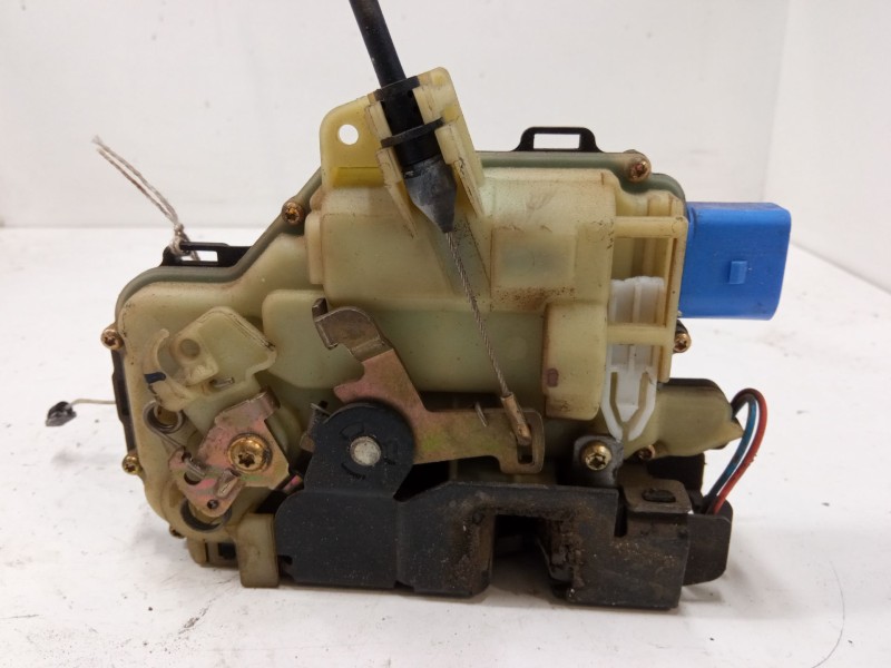 Recambio de cerradura puerta delantera izquierda para seat ibiza iii (6l1) 1.4 16v referencia OEM IAM   