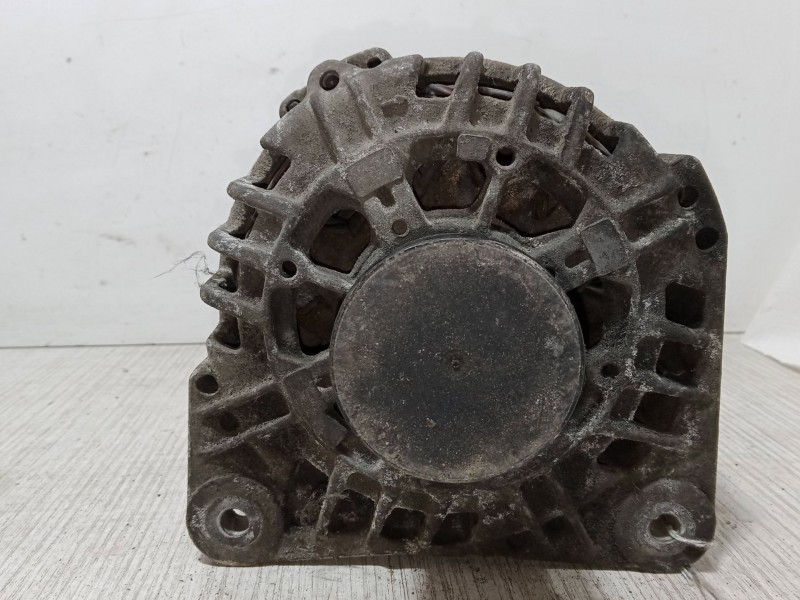 Recambio de alternador para nissan primastar furgoneta (x83) 1.9 dci 80 referencia OEM IAM 8200086130  