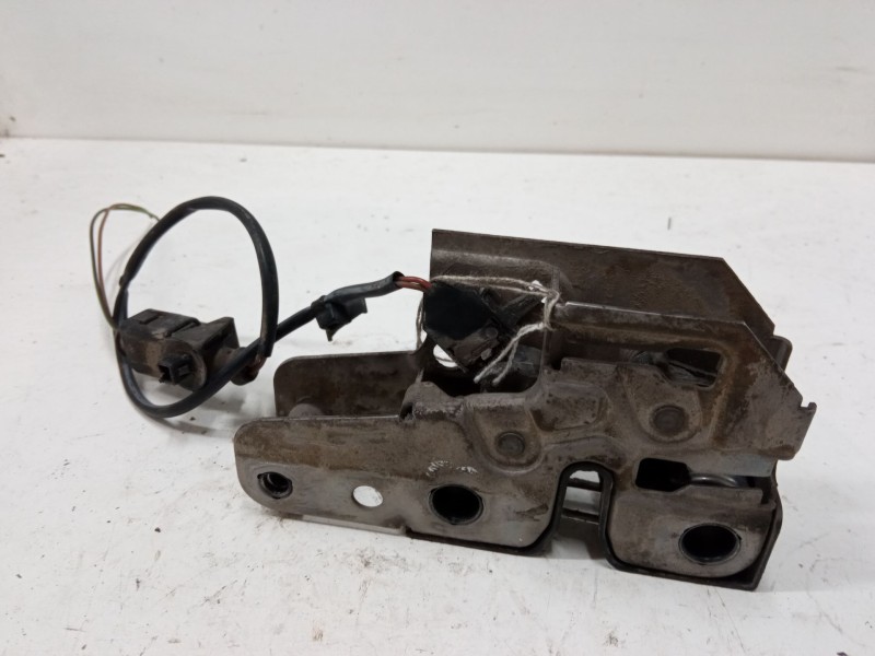 Recambio de cerradura capo para volkswagen polo iv (9n_, 9a_) 1.4 tdi referencia OEM IAM   