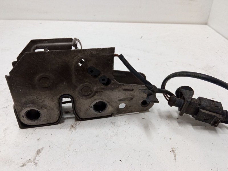 Recambio de cerradura capo para volkswagen polo iv (9n_, 9a_) 1.4 tdi referencia OEM IAM   