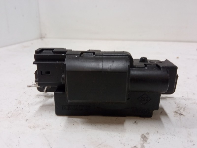 Recambio de cerradura maletero / porton para renault laguna iii (bt0/1) 1.5 dci (bt00, bt0a, bt0t, bt1j) referencia OEM IAM 8200