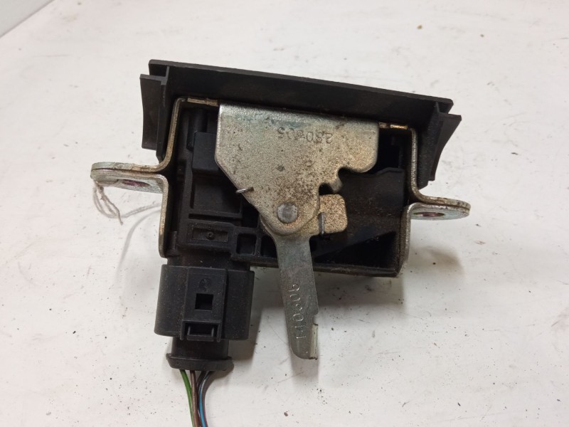 Recambio de cerradura maletero / porton para seat altea (5p1) 1.9 tdi referencia OEM IAM   