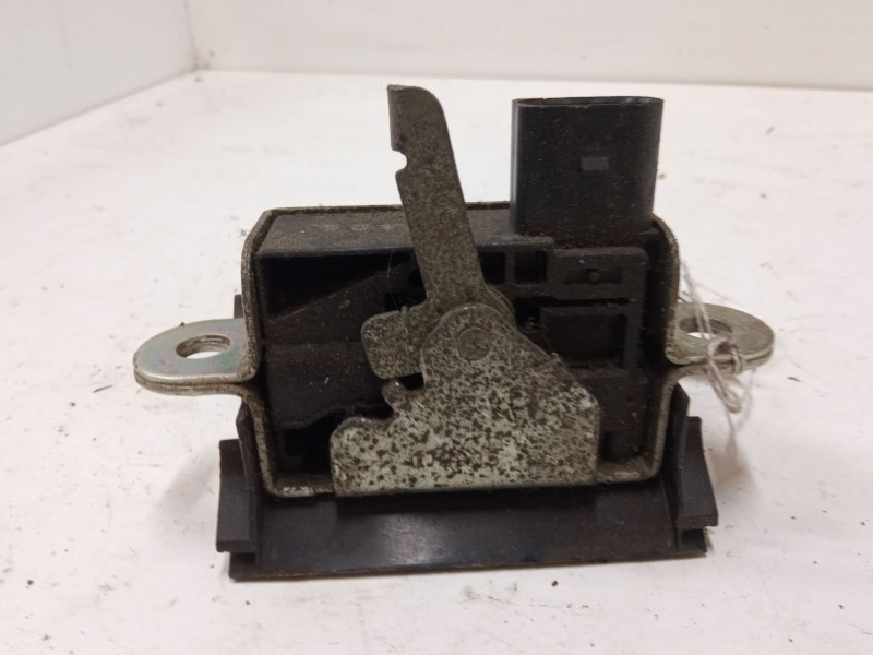 Recambio de cerradura maletero / porton para seat leon (1p1) 1.9 tdi referencia OEM IAM   