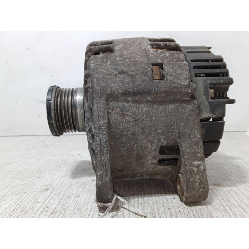 Recambio de alternador para nissan primastar furgoneta (x83) 1.9 dci 80 referencia OEM IAM 8200086130  