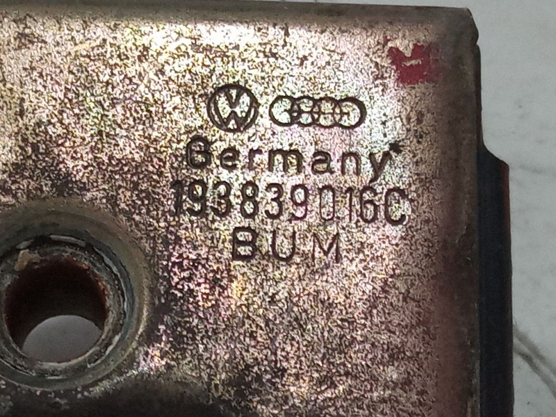 Recambio de cerradura puerta trasera derecha para volkswagen golf iii 1.8 gl 19 rv - 2e referencia OEM IAM   