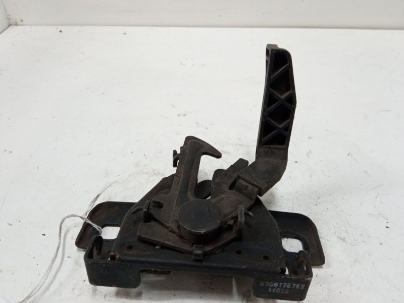 Recambio de cerradura capo para dacia sandero ii (b8_) 1.5 dci 75 / blue dci 75 (b8jw, b8m4, b8ah, b8m7, b8m6) referencia OEM IA