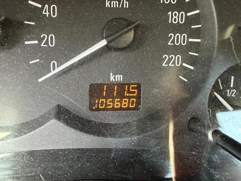 opel corsa c (x01) del año 2005
