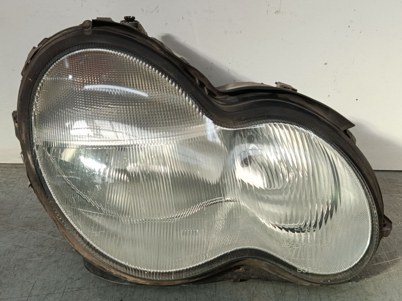 Recambio de faro derecho para mercedes-benz clase c (w203) c 220 cdi (203.006) referencia OEM IAM A2038200261 0301166202 
