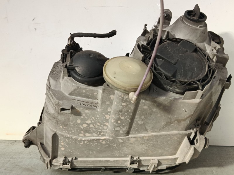 Recambio de faro derecho para mercedes-benz clase c (w203) c 220 cdi (203.006) referencia OEM IAM A2038200261 0301166202 