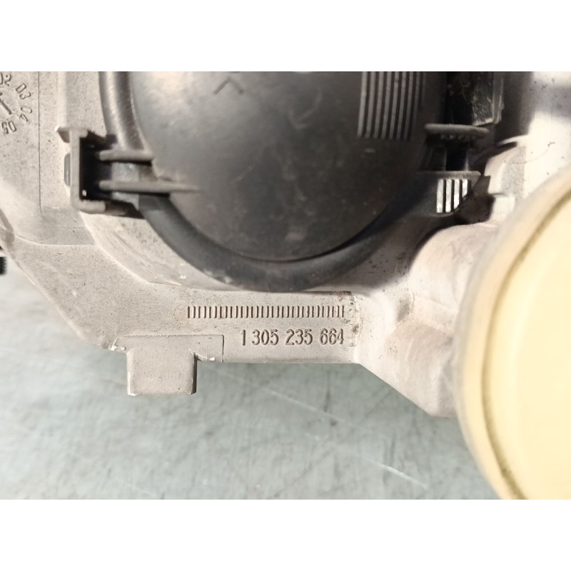 Recambio de faro derecho para mercedes-benz clase c (w203) c 220 cdi (203.006) referencia OEM IAM A2038200261 0301166202 