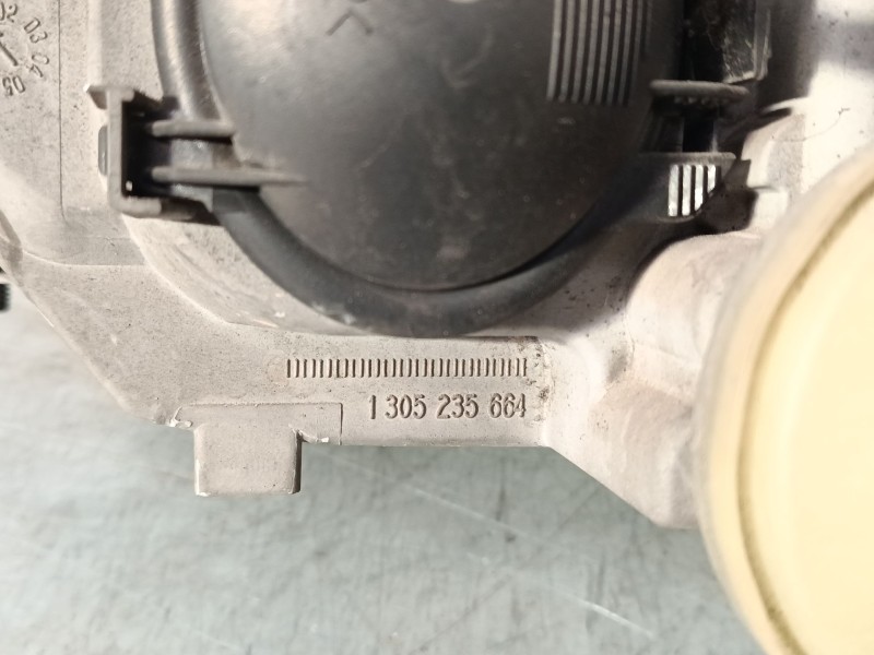 Recambio de faro derecho para mercedes-benz clase c (w203) c 220 cdi (203.006) referencia OEM IAM A2038200261 0301166202 