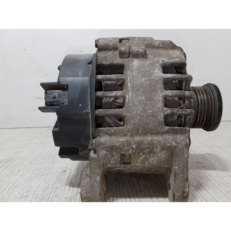 Recambio de alternador para nissan primastar furgoneta (x83) 1.9 dci 80 referencia OEM IAM 8200086130  