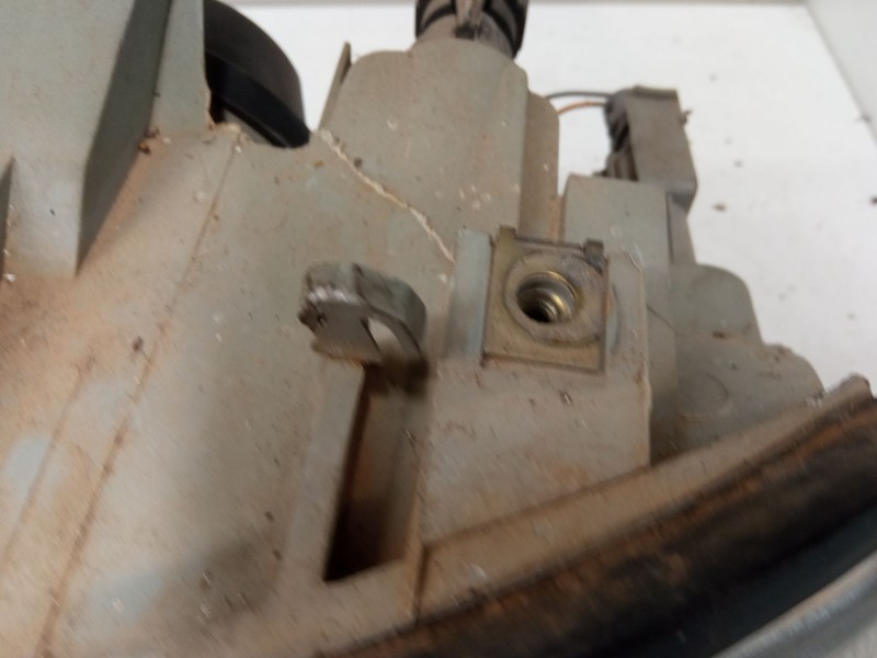 Recambio de faro izquierdo para renault clio i (b/c57_, 5/357_) 1.2 (5/357y, 5/357k) referencia OEM IAM 086196  