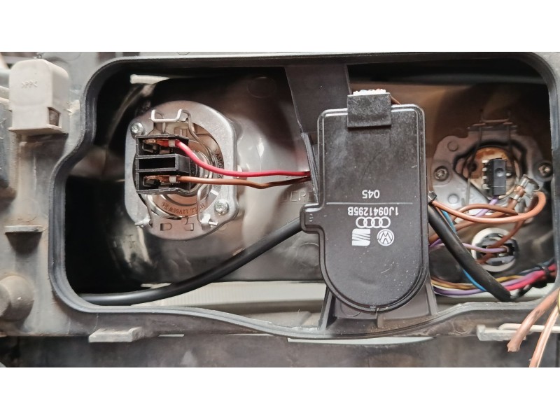 Recambio de faro izquierdo para seat leon (1m1) 1.9 tdi referencia OEM IAM 1M1941001D  