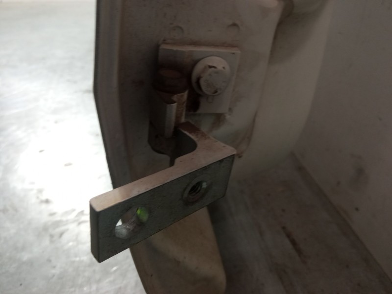 Recambio de puerta delantera derecha para fiat doblo cargo (263_) 1.3 d multijet referencia OEM IAM   