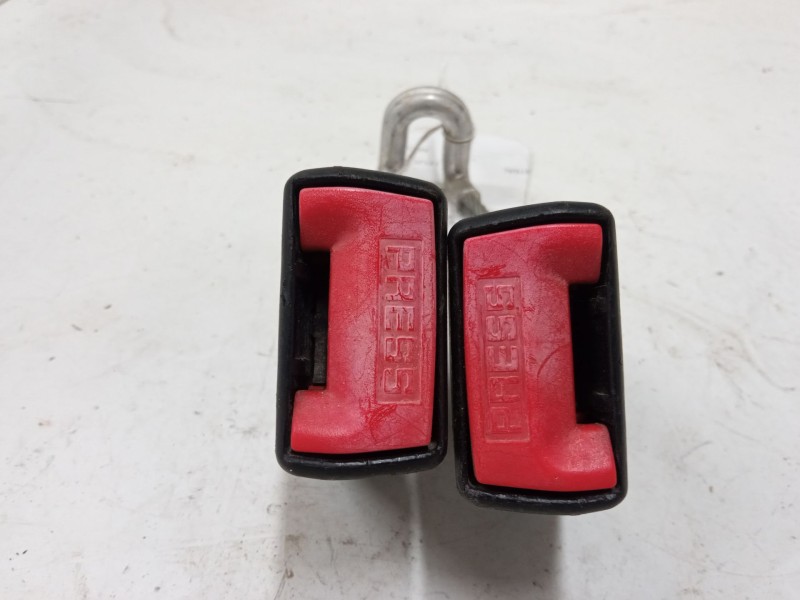 Recambio de anclaje cinturon trasero central para citroën c3 pluriel (hb_) 1.4 referencia OEM IAM   