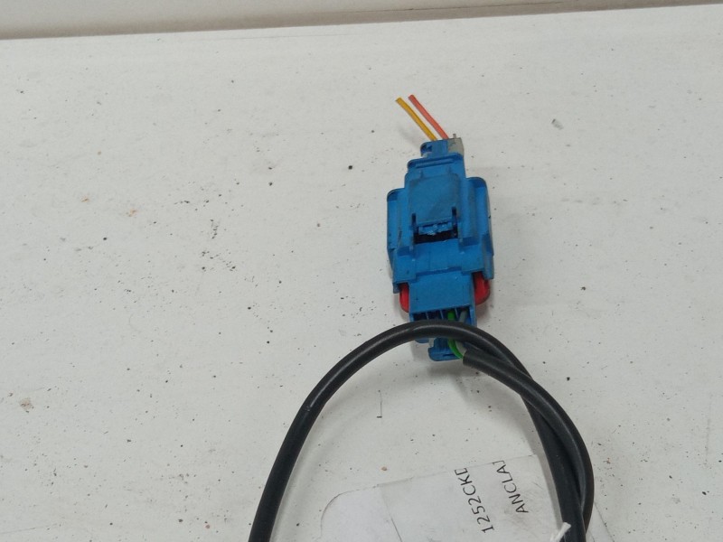 Recambio de anclaje cinturon delantero derecho para citroën c3 pluriel (hb_) 1.4 referencia OEM IAM   