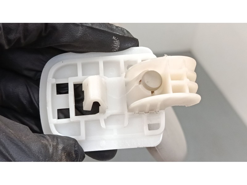 Recambio de parasol izquierdo para renault clio iii (br0/1, cr0/1) 1.5 dci (c/br0g, c/br1g) referencia OEM IAM   