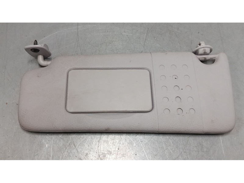 Recambio de parasol izquierdo para renault clio ii (bb_, cb_) 1.4 (b/cb0c, b/cb0s) referencia OEM IAM   