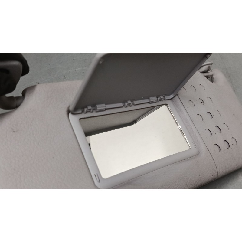 Recambio de parasol izquierdo para renault clio ii (bb_, cb_) 1.4 (b/cb0c, b/cb0s) referencia OEM IAM   