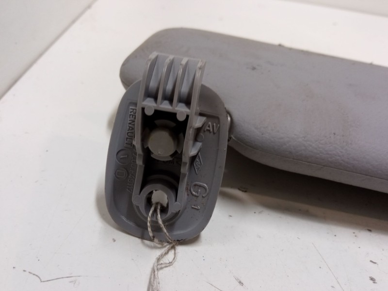 Recambio de parasol izquierdo para renault clio ii (bb_, cb_) 1.6 (b/cb0d, bb00) referencia OEM IAM   