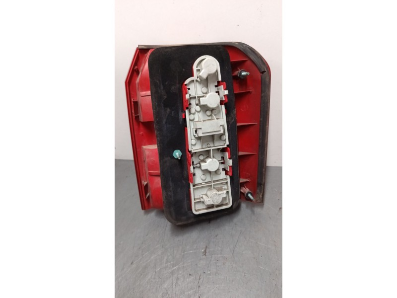 Recambio de piloto trasero izquierdo para audi a2 (8z0) 1.4 tdi referencia OEM IAM   