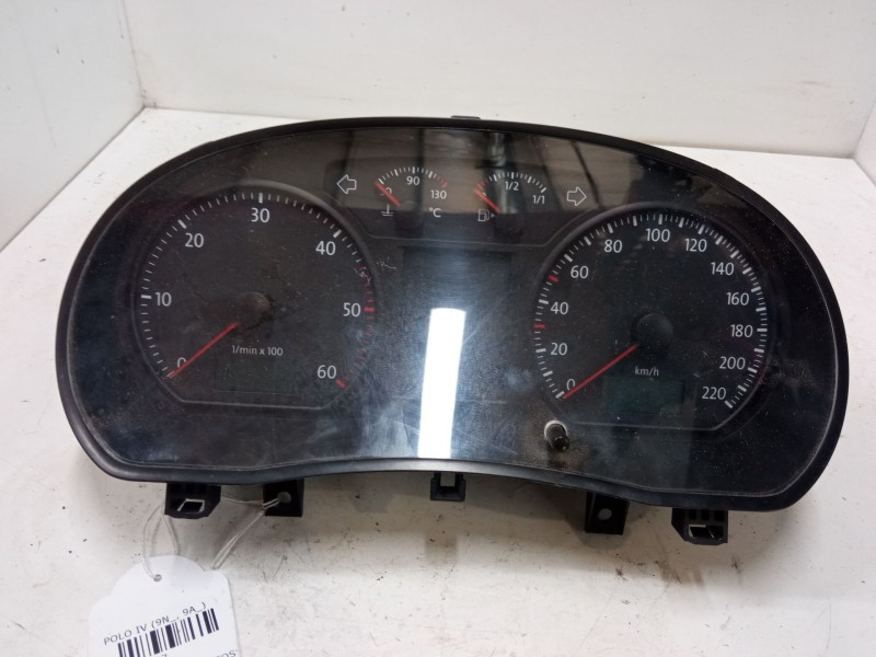 Recambio de cuadro instrumentos para volkswagen polo iv (9n_, 9a_) 1.4 tdi referencia OEM IAM 6Q0920825F  