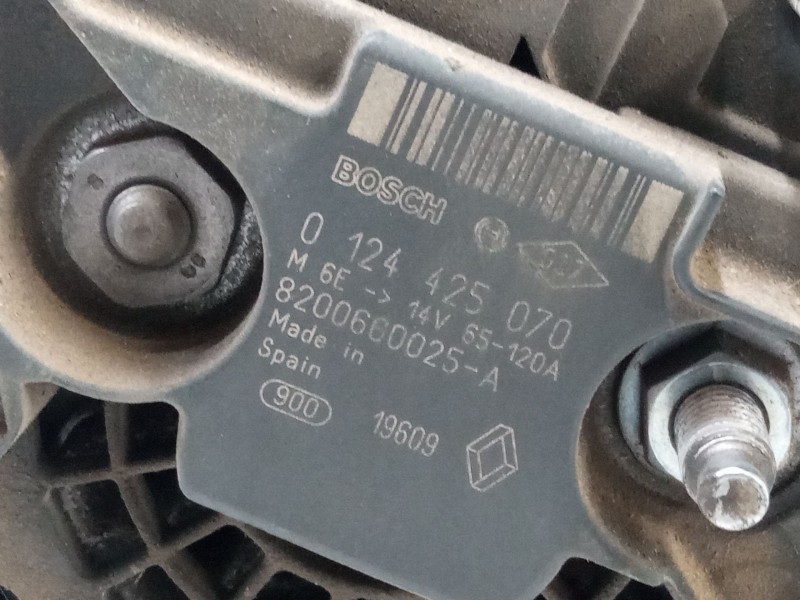 Recambio de alternador para renault megane iii hatchback (bz0/1_, b3_) 1.6 16v (bz1b, bz1h) referencia OEM IAM 8200660025A  